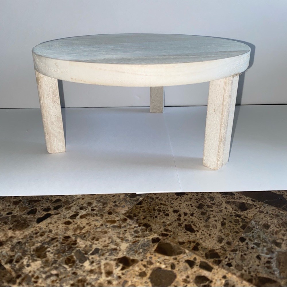 Round Wooden Riser